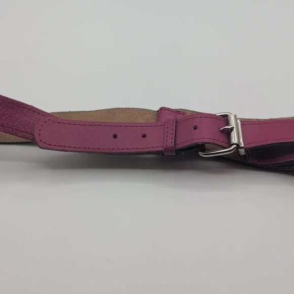 Vintage 80s Stylish Magenta Pink Leather Belt With Silver Toned Accents - Picture 5 of 5